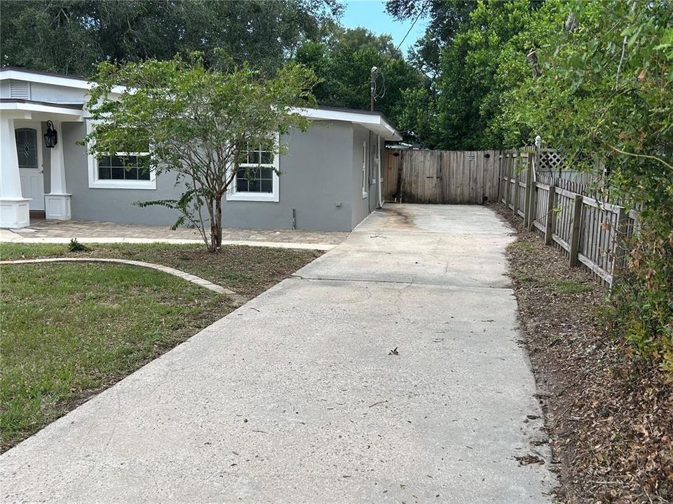 Active With Contract: $267,900 (3 beds, 2 baths, 1532 Square Feet)