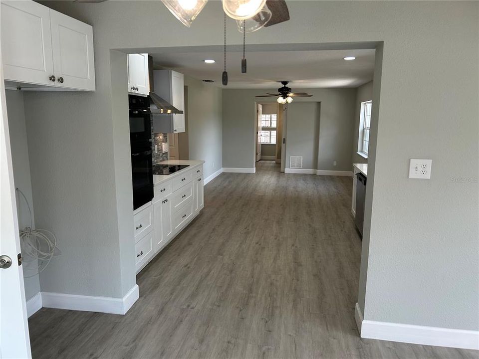 Active With Contract: $267,900 (3 beds, 2 baths, 1532 Square Feet)