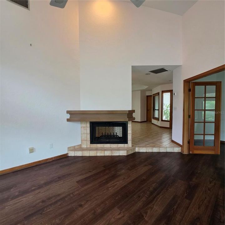 For Sale: $429,000 (3 beds, 2 baths, 1826 Square Feet)