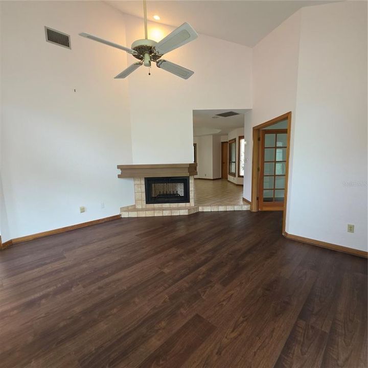 For Sale: $429,000 (3 beds, 2 baths, 1826 Square Feet)