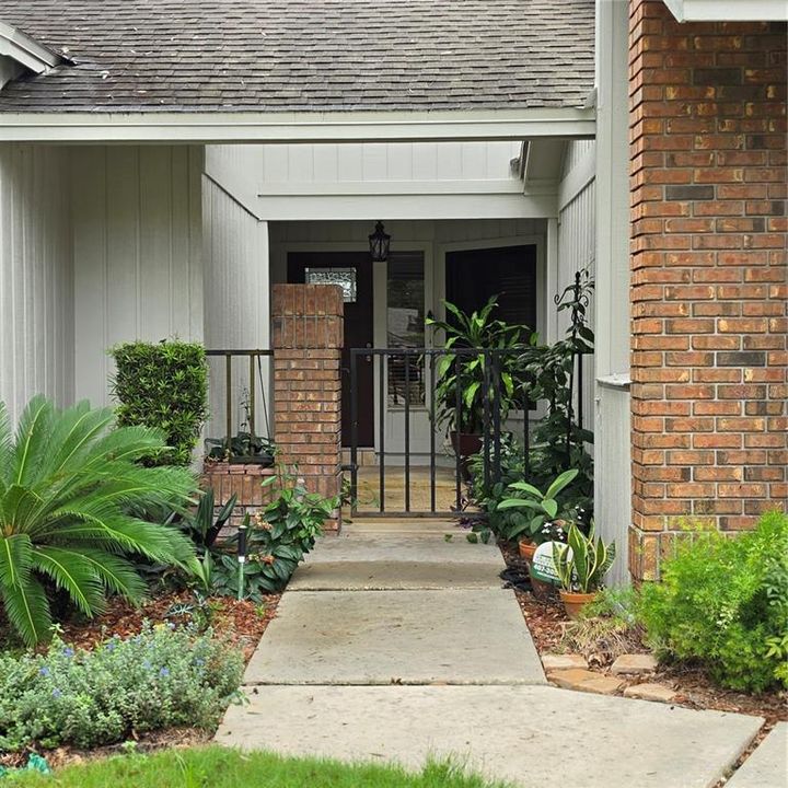 For Sale: $429,000 (3 beds, 2 baths, 1826 Square Feet)