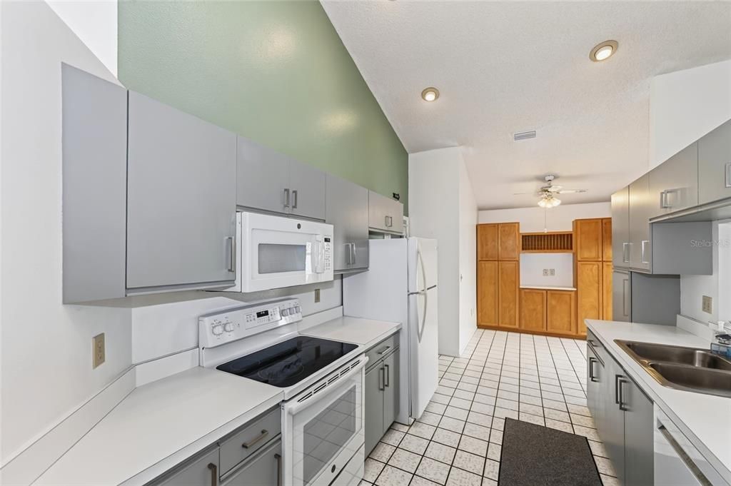В аренду: $2,300 (3 спален, 2 ванн, 1432 Квадратных фут)