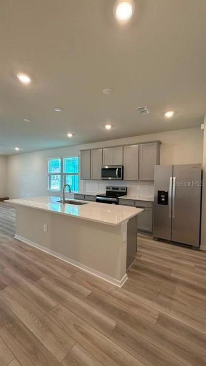 For Rent: $2,550 (4 beds, 2 baths, 1770 Square Feet)