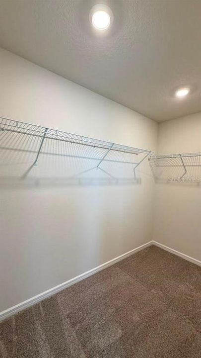 For Rent: $2,550 (4 beds, 2 baths, 1770 Square Feet)