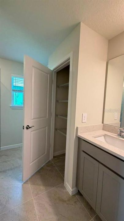 For Rent: $2,550 (4 beds, 2 baths, 1770 Square Feet)