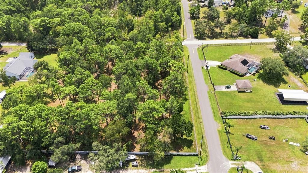 На продажу: $90,000 (1.10 acres)