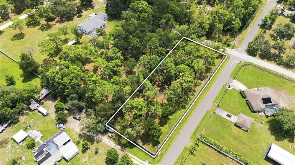 На продажу: $90,000 (1.10 acres)