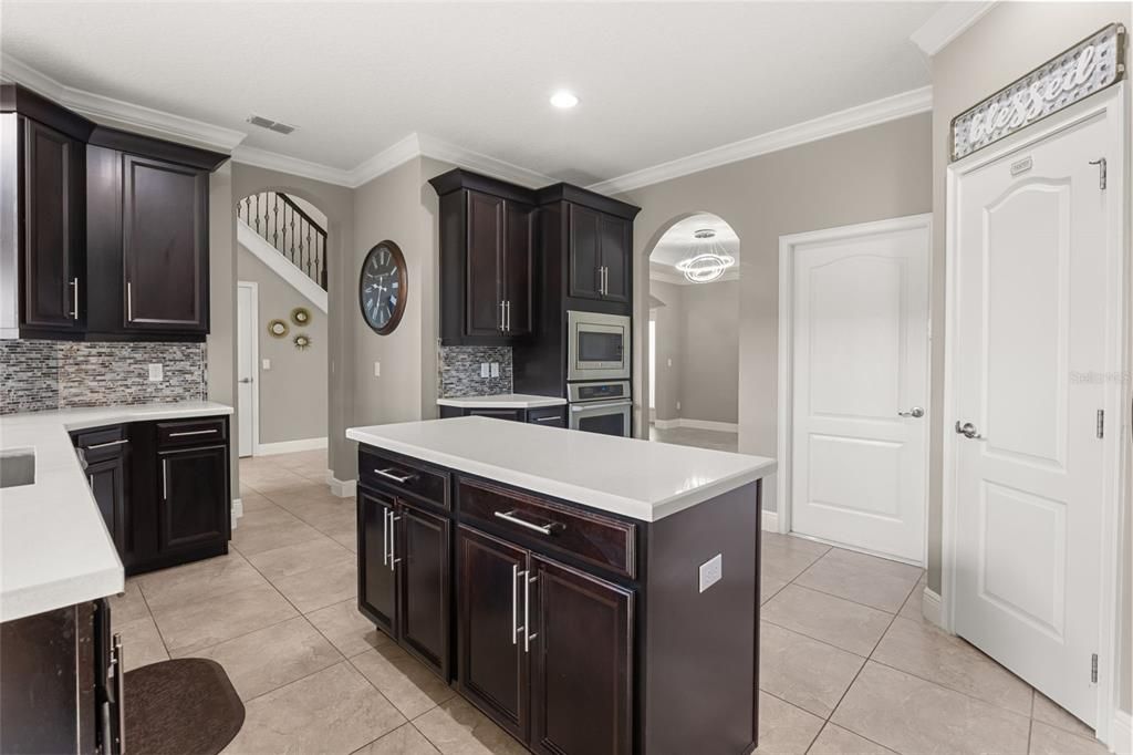 For Sale: $989,000 (4 beds, 3 baths, 3529 Square Feet)