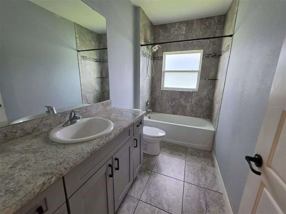 En Venta: $378,000 (3 camas, 2 baños, 1553 Pies cuadrados)