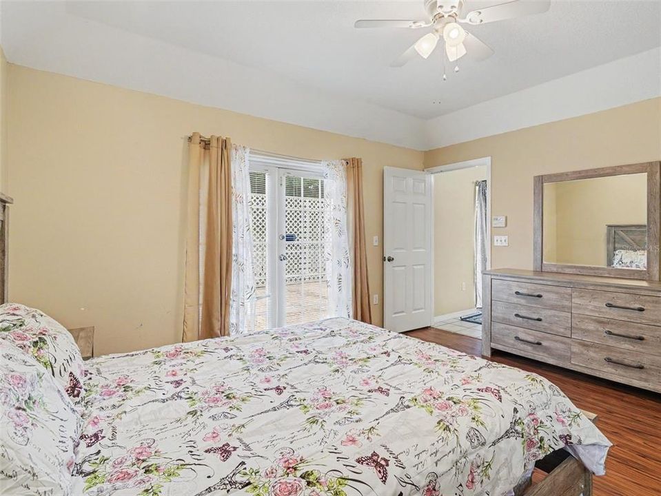 En Venta: $450,000 (4 camas, 2 baños, 2332 Pies cuadrados)