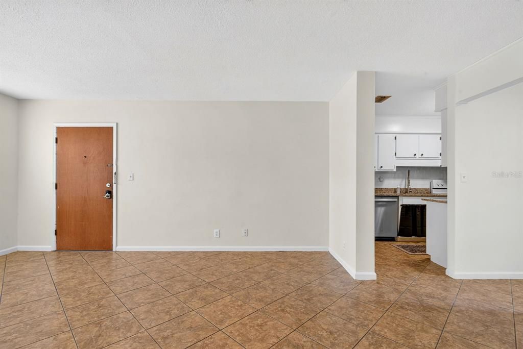 En Venta: $93,500 (2 camas, 1 baños, 851 Pies cuadrados)