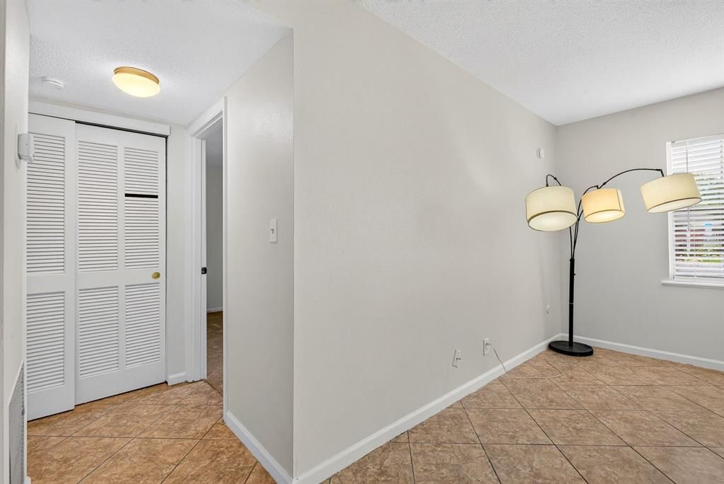 En Venta: $93,500 (2 camas, 1 baños, 851 Pies cuadrados)