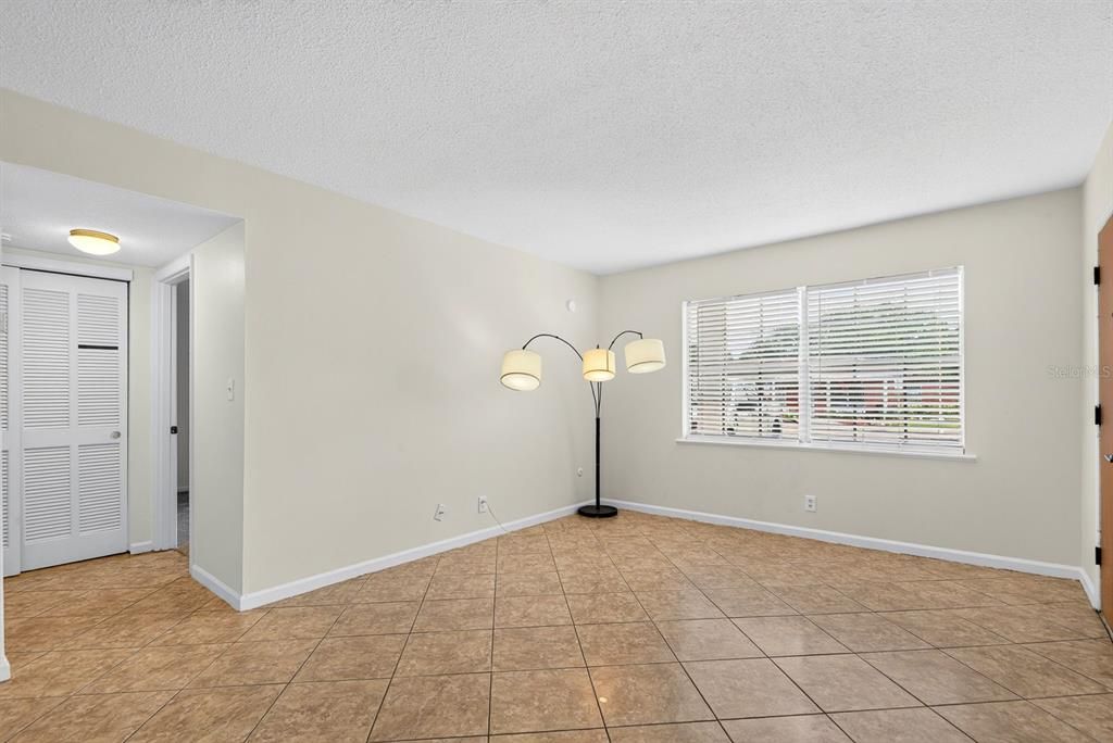 En Venta: $93,500 (2 camas, 1 baños, 851 Pies cuadrados)