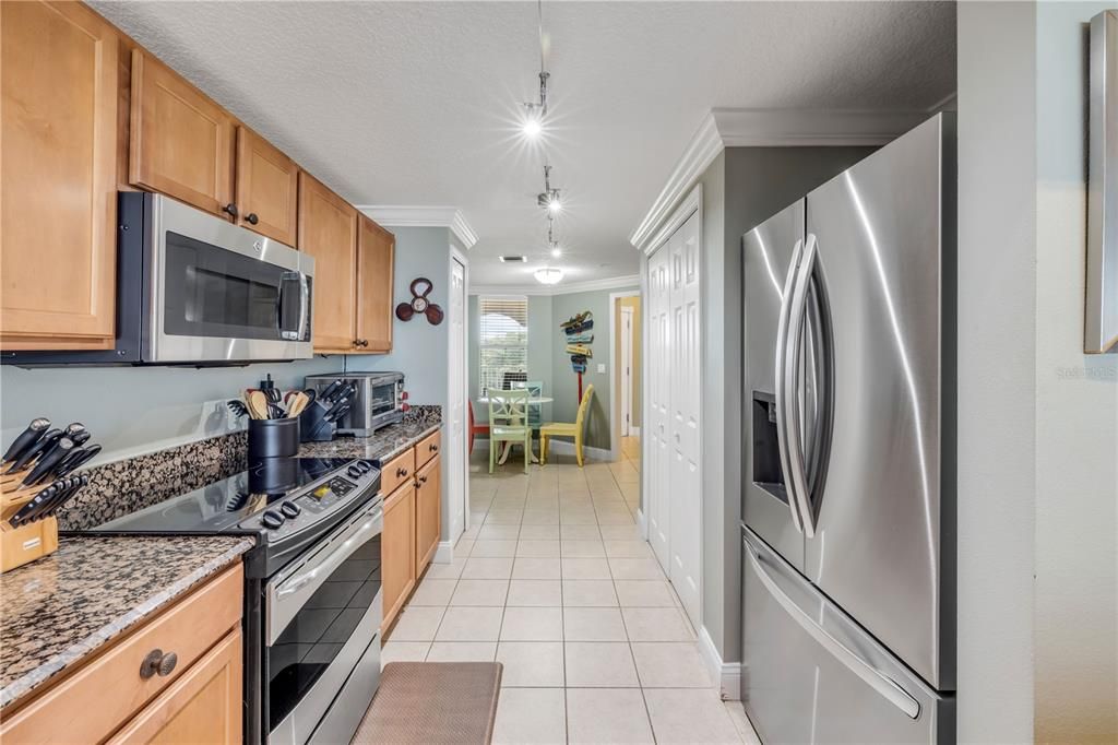 En Venta: $1,425,000 (3 camas, 3 baños, 2409 Pies cuadrados)