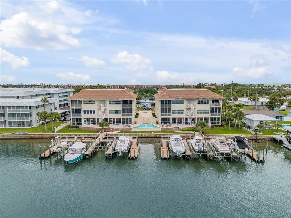 En Venta: $1,425,000 (3 camas, 3 baños, 2409 Pies cuadrados)