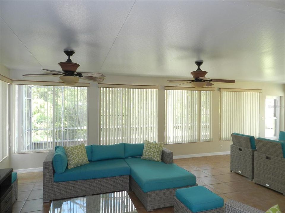 For Sale: $320,000 (2 beds, 2 baths, 1574 Square Feet)