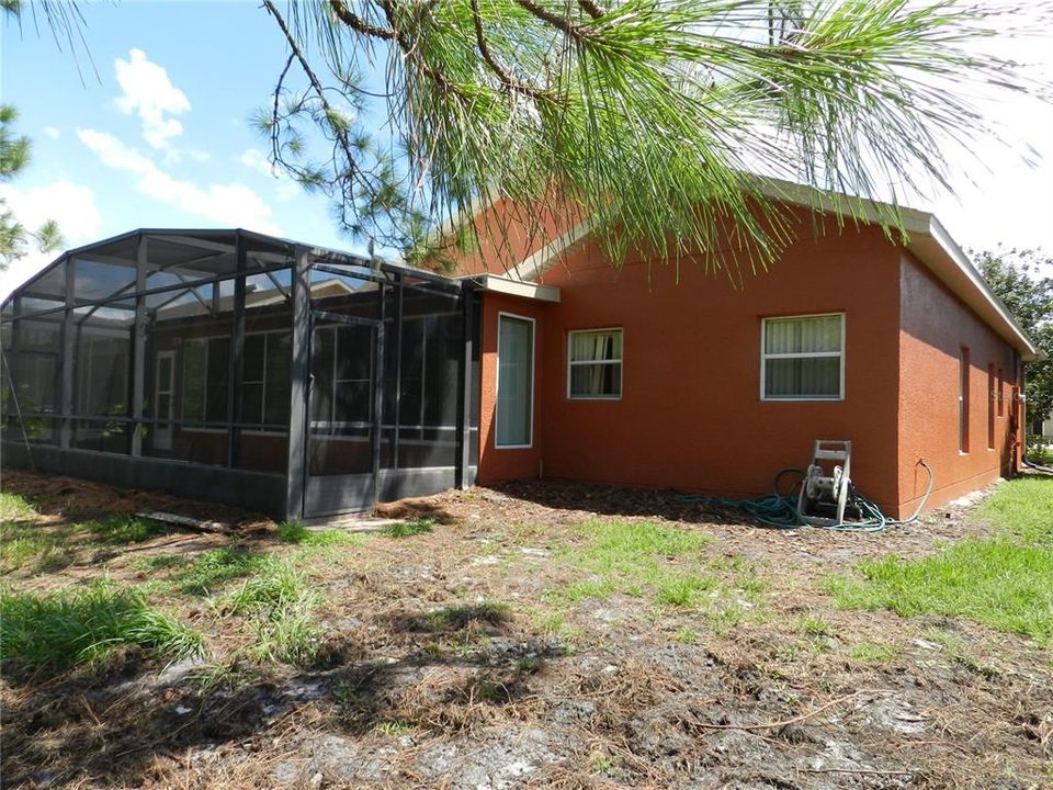 For Sale: $320,000 (2 beds, 2 baths, 1574 Square Feet)