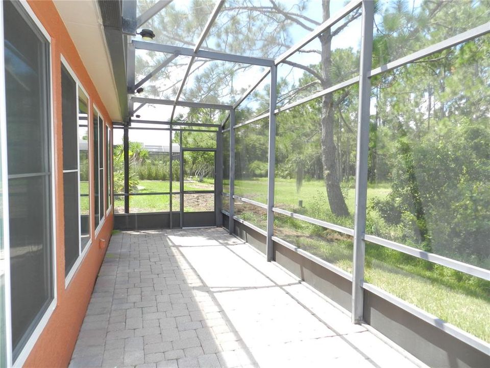 For Sale: $320,000 (2 beds, 2 baths, 1574 Square Feet)