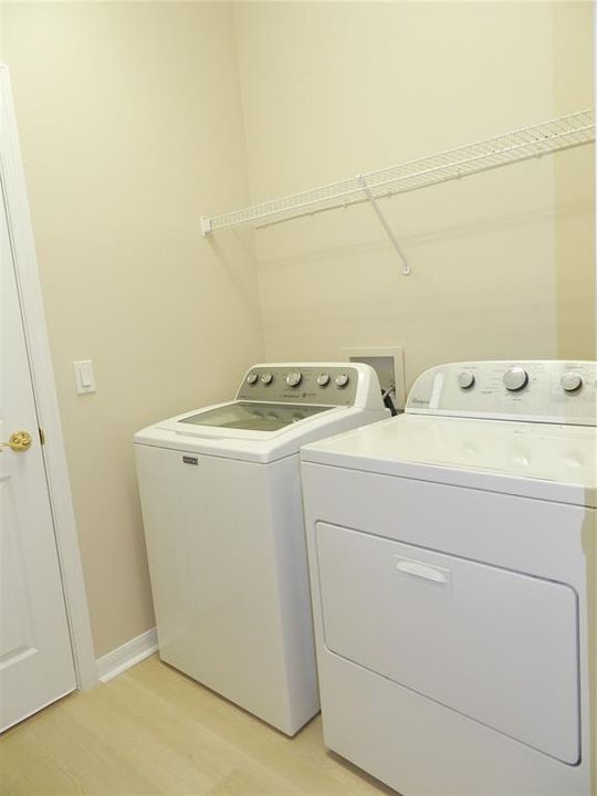 For Sale: $320,000 (2 beds, 2 baths, 1574 Square Feet)