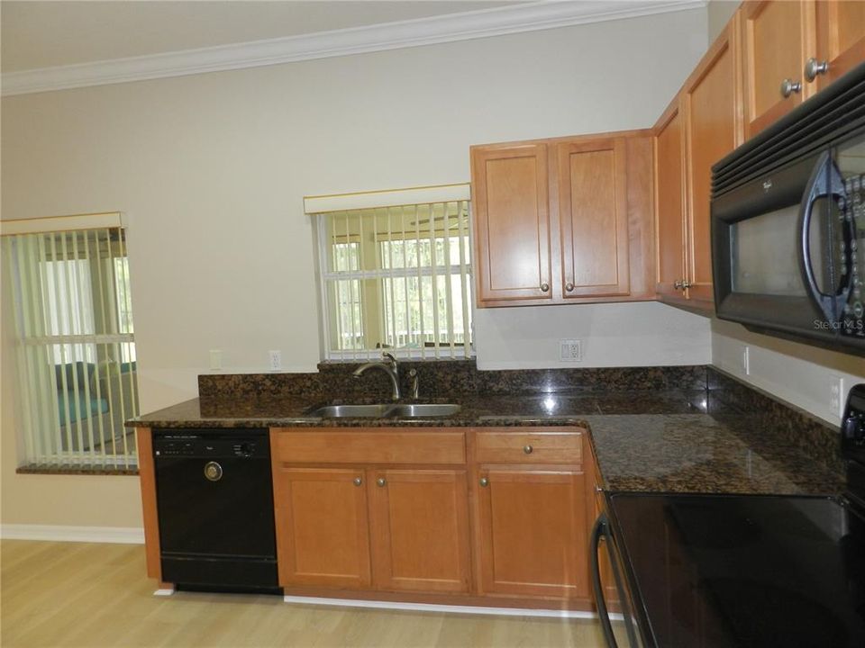 For Sale: $320,000 (2 beds, 2 baths, 1574 Square Feet)