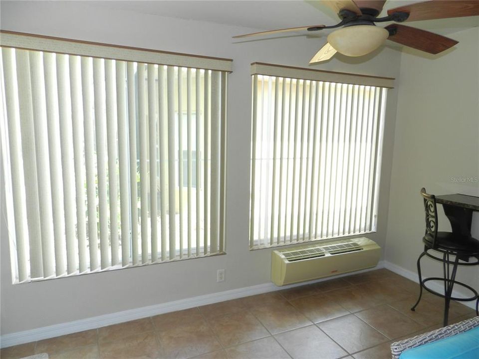 For Sale: $320,000 (2 beds, 2 baths, 1574 Square Feet)