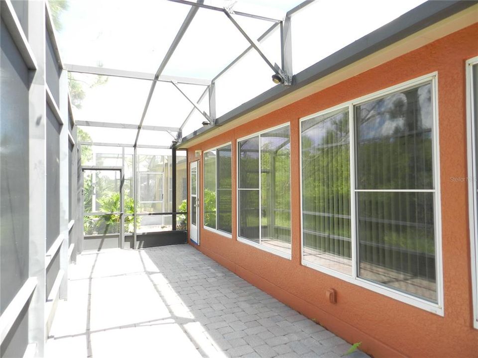 For Sale: $320,000 (2 beds, 2 baths, 1574 Square Feet)