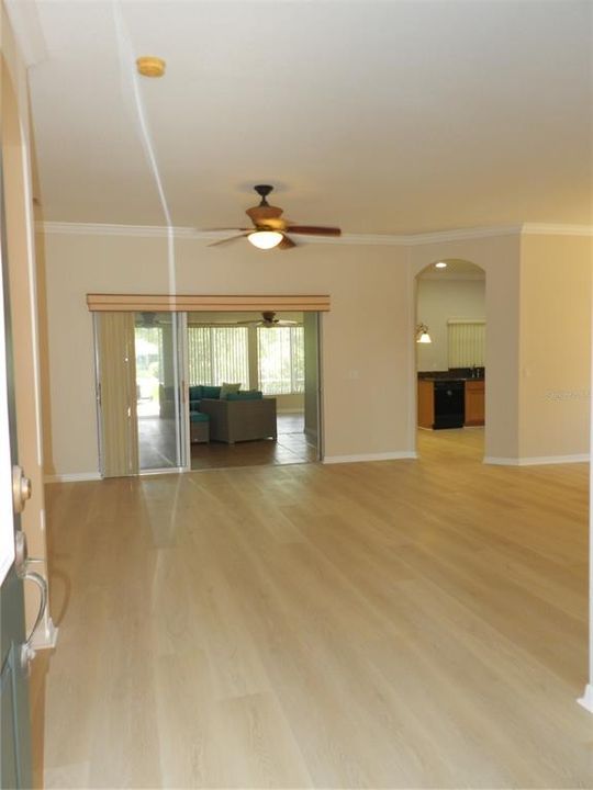 For Sale: $320,000 (2 beds, 2 baths, 1574 Square Feet)