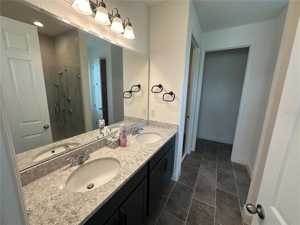For Rent: $2,700 (4 beds, 2 baths, 2094 Square Feet)