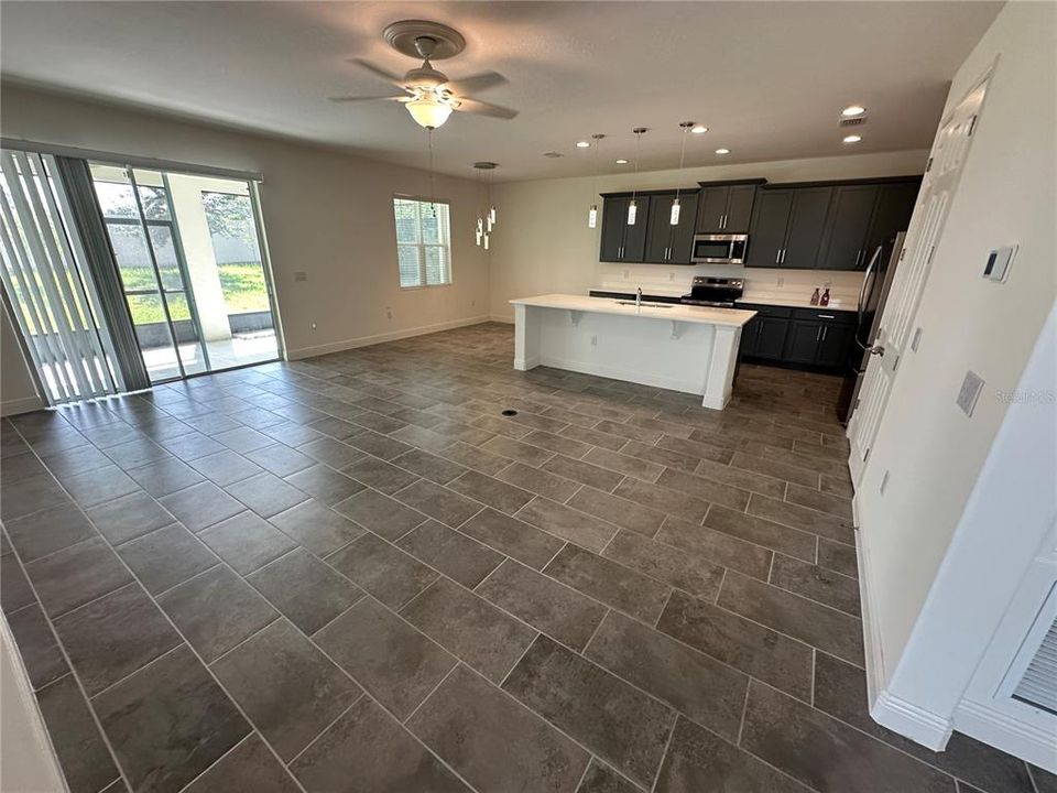 For Rent: $2,700 (4 beds, 2 baths, 2094 Square Feet)