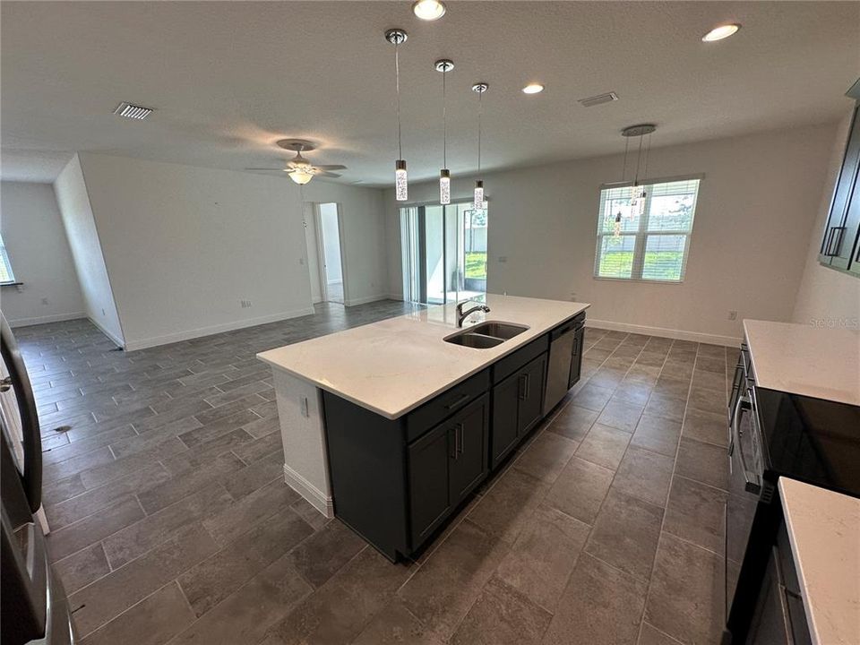 For Rent: $2,700 (4 beds, 2 baths, 2094 Square Feet)