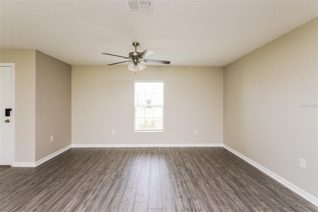 For Rent: $1,730 (3 beds, 2 baths, 1463 Square Feet)