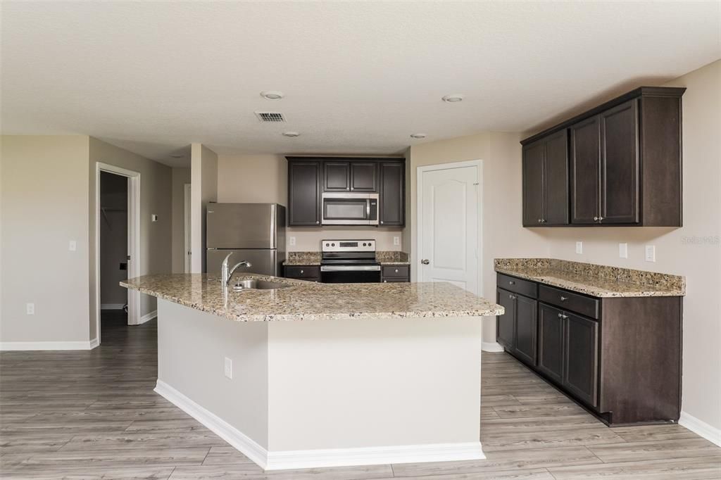 For Rent: $1,730 (3 beds, 2 baths, 1463 Square Feet)
