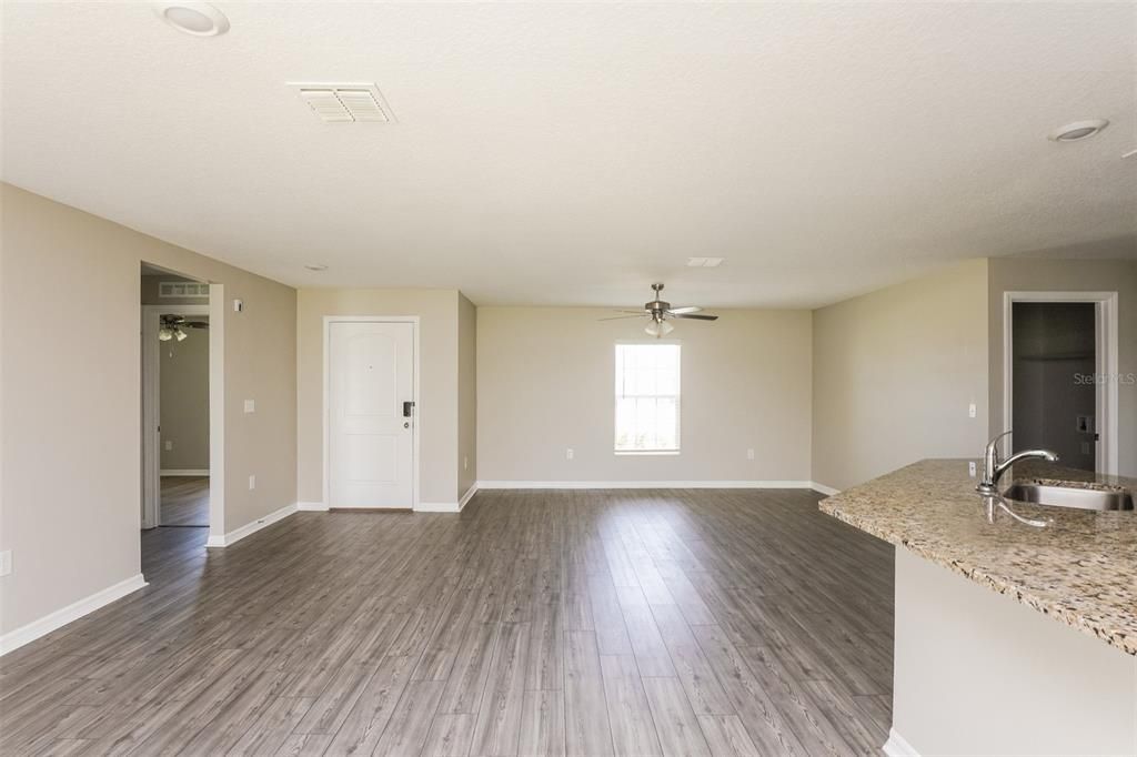 For Rent: $1,730 (3 beds, 2 baths, 1463 Square Feet)