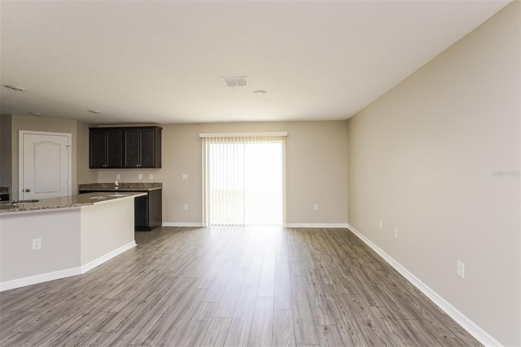 For Rent: $1,730 (3 beds, 2 baths, 1463 Square Feet)