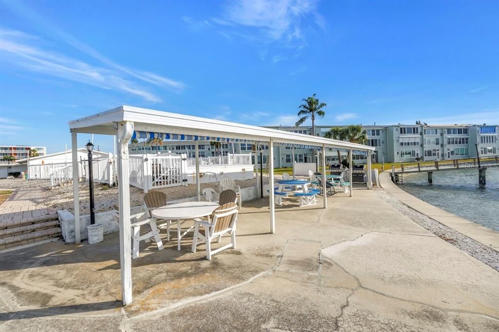 For Sale: $199,900 (2 beds, 2 baths, 1270 Square Feet)