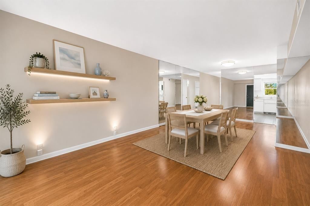 For Sale: $199,900 (2 beds, 2 baths, 1270 Square Feet)