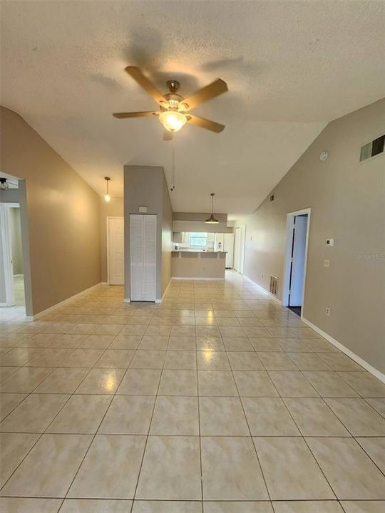 For Rent: $1,750 (3 beds, 2 baths, 1325 Square Feet)