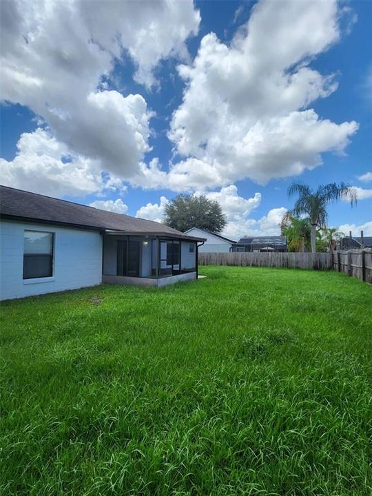 For Rent: $1,750 (3 beds, 2 baths, 1325 Square Feet)