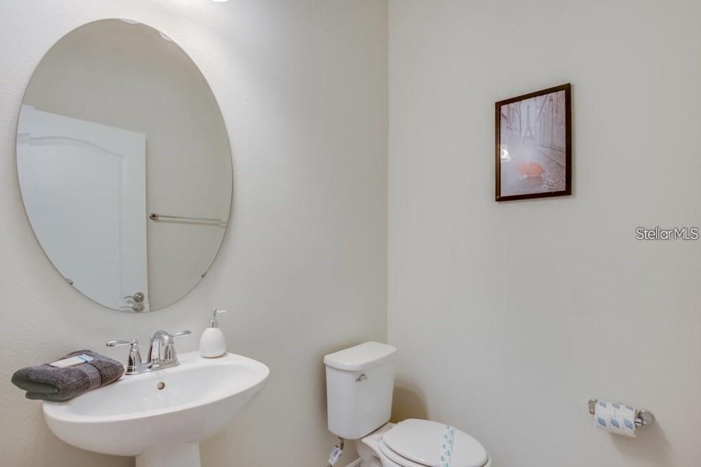 En Venta: $408,000 (5 camas, 5 baños, 2622 Pies cuadrados)