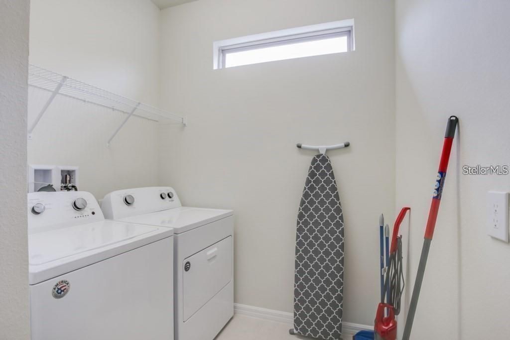 En Venta: $408,000 (5 camas, 5 baños, 2622 Pies cuadrados)