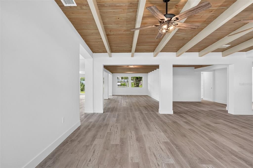 На продажу: $749,900 (3 спален, 2 ванн, 2500 Квадратных фут)