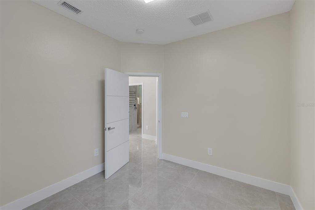 For Rent: $2,600 (3 beds, 2 baths, 1423 Square Feet)