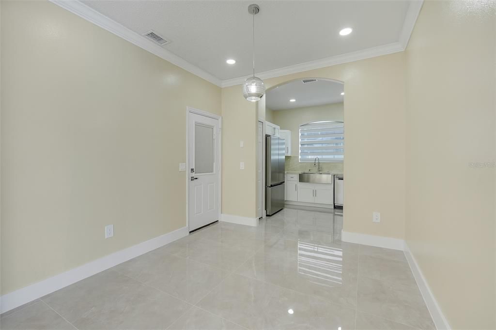 For Rent: $2,600 (3 beds, 2 baths, 1423 Square Feet)