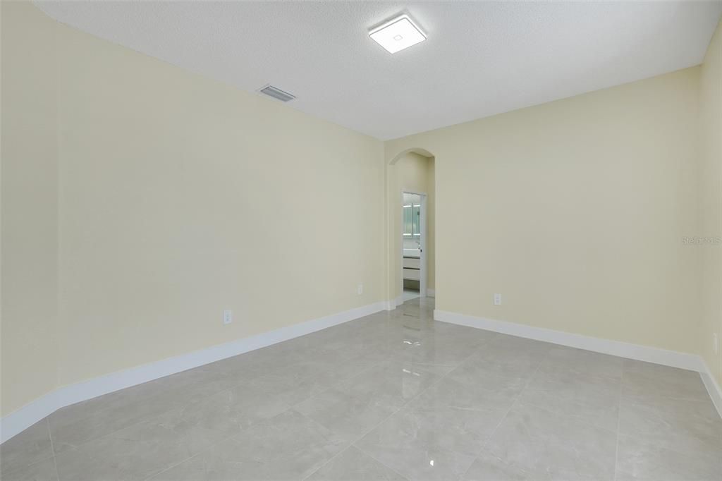 For Rent: $2,600 (3 beds, 2 baths, 1423 Square Feet)