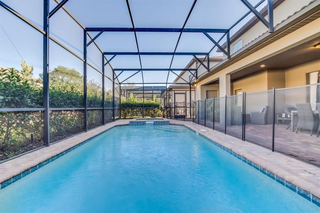 For Sale: $699,000 (8 beds, 6 baths, 4034 Square Feet)