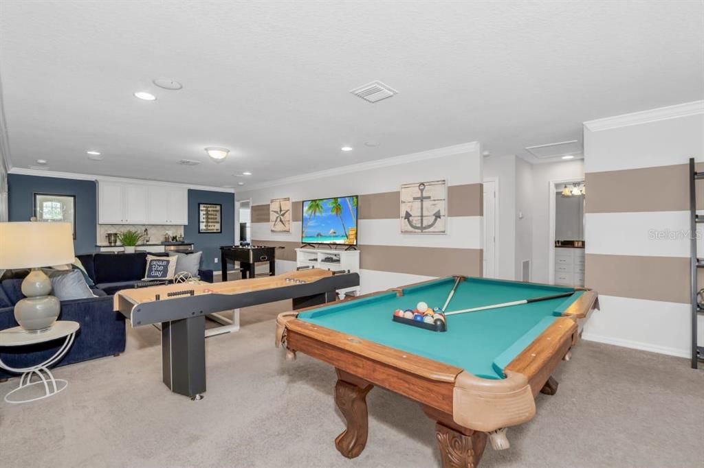 For Sale: $699,000 (8 beds, 6 baths, 4034 Square Feet)