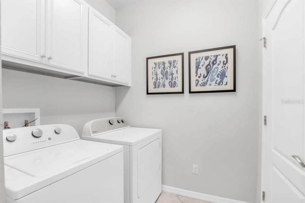 For Sale: $699,000 (8 beds, 6 baths, 4034 Square Feet)
