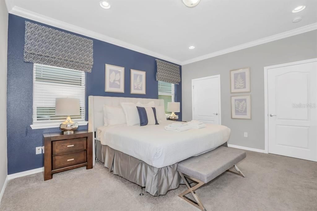 For Sale: $699,000 (8 beds, 6 baths, 4034 Square Feet)