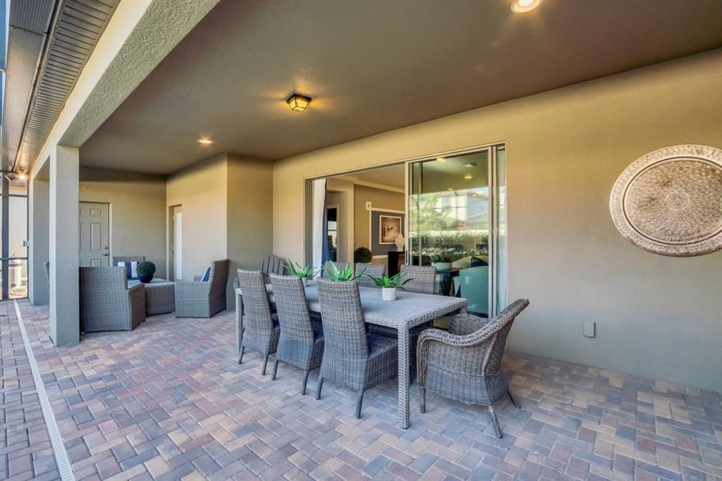 For Sale: $699,000 (8 beds, 6 baths, 4034 Square Feet)