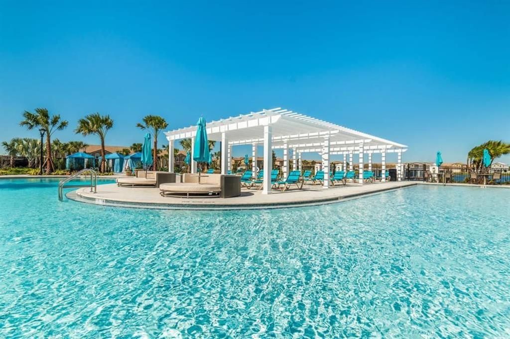 For Sale: $699,000 (8 beds, 6 baths, 4034 Square Feet)